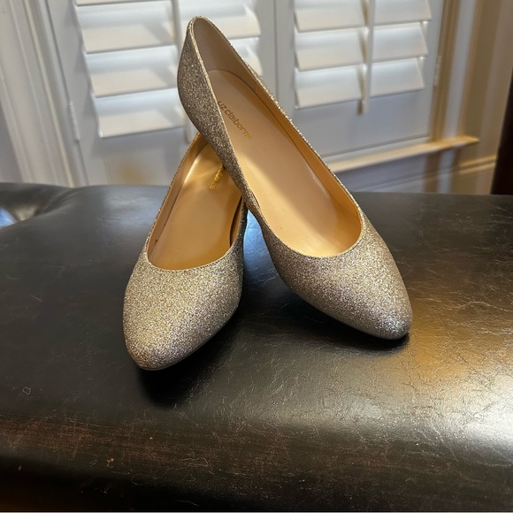 Liz Claiborne Glitter Silver 2 inch heels 7M NWOT - Picture 1 of 7